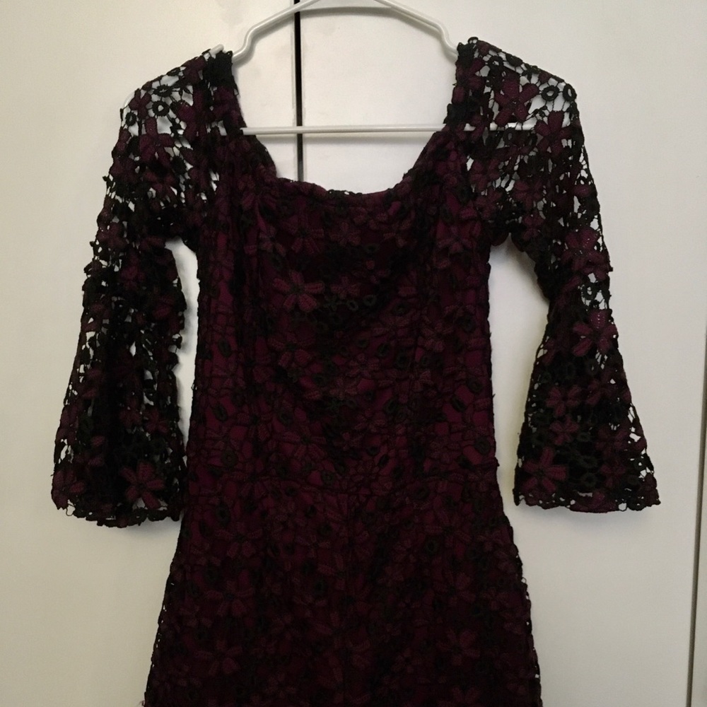 TARGET Xhilaration Lacy Sleeve Romper size small ✨